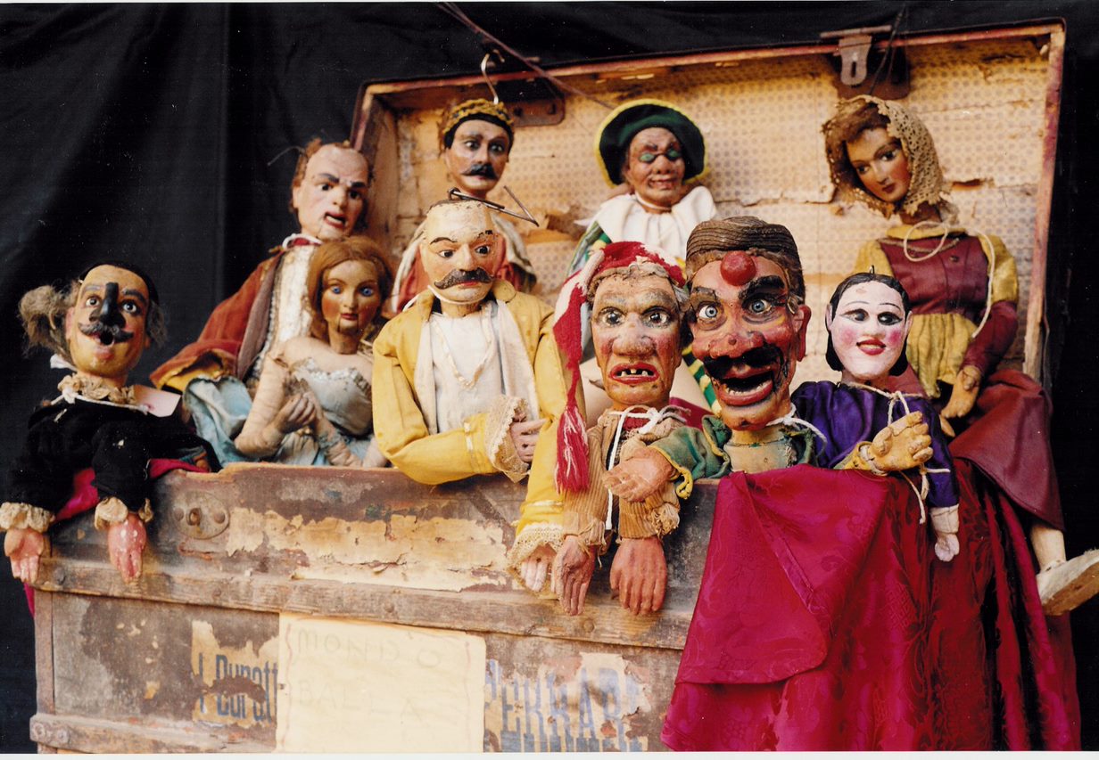 Narodniy кукольный театр в Италии Pulchinella